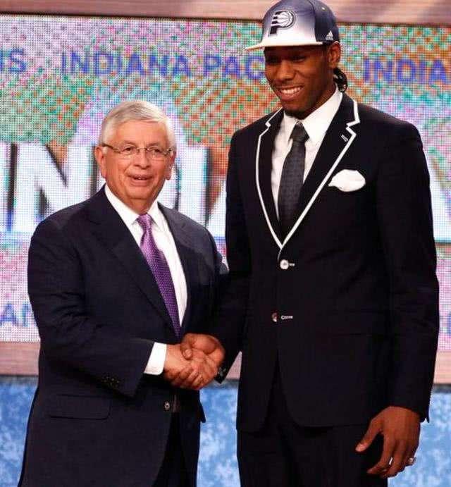 阿莫林：德利赫特需找回在贾府初期那种自信，控球还能提升（阿莫林：德利赫特需重拾阿贾克斯初期的自信，出球与控球仍有提升空间）