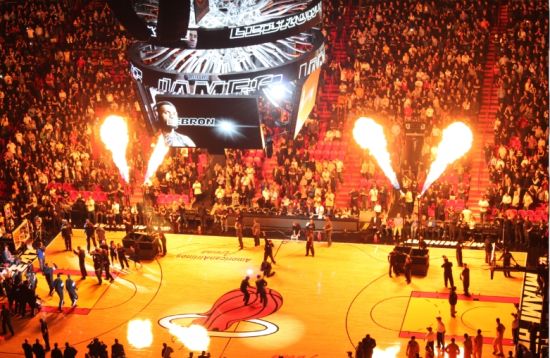 巴特萨吉感谢球迷支持，庆祝球队重要胜利（巴特萨吉向球迷致谢，欢庆球队关键胜利）