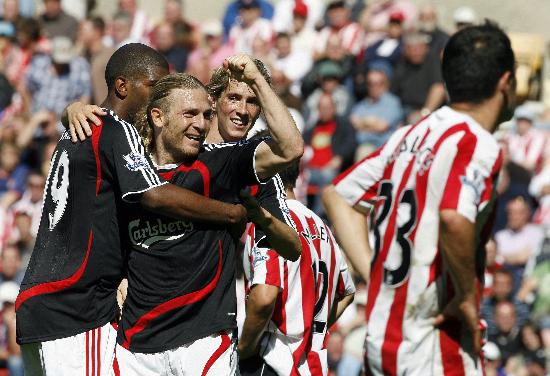 每体：法兰克福球迷有1000人无门票想混进场，被安保当时驱离（每体：约千名法兰克福无票球迷欲闯入球场，遭安保现场驱散）