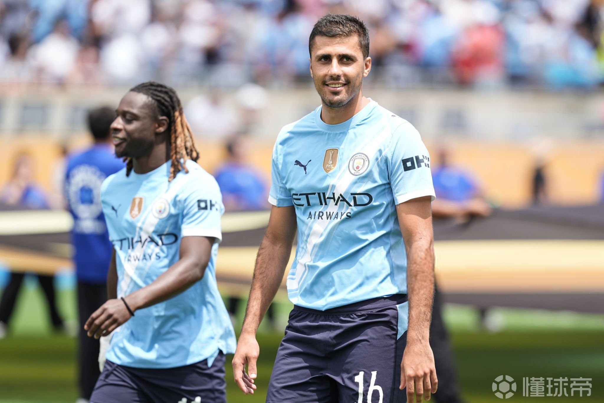 保级生死战戴帽，内马尔时隔1334天再度上演帽子戏法（内马尔保级生死战戴帽，阔别1334天再献帽子戏法）