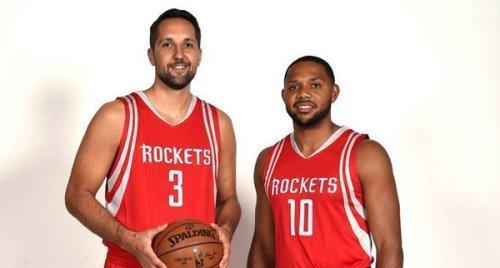 利物浦太子在皇马水土不服 阿诺德左腿股四头肌直肌拉伤 缺席2月（阿诺德在皇马难以适应：左腿股四头肌直肌拉伤，预计缺席两个月）