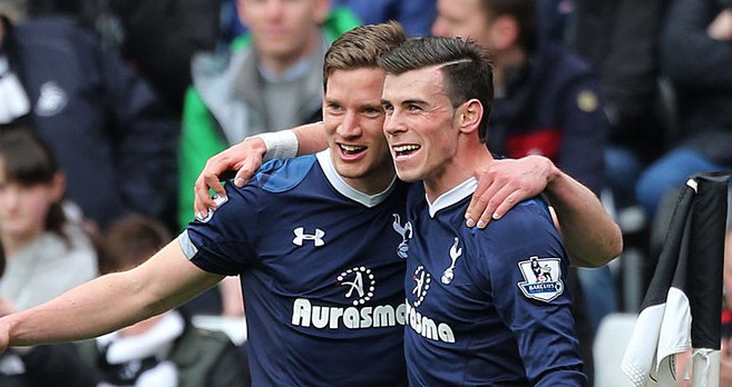 半场：科莫1-0萨索洛，杜维卡斯破门，尼科-帕斯倒钩射门被扑