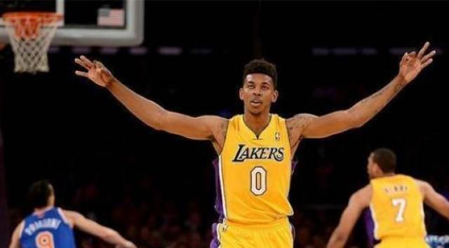 格瓦：阿森纳、维拉和切尔西都很出色，这个赛季不会轻松（格瓦：阿森纳、维拉、切尔西表现出色，本赛季注定不轻松）