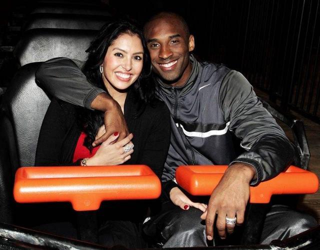 塞维利亚官方：谴责德比战球迷投掷物品行为，正配合警方调查（塞维利亚官宣：谴责德比战球迷投掷行为，正与警方配合调查）