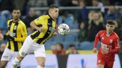 场篮板并二 场篮板并二